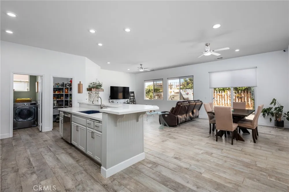 2547 Logan Santa Maria, CA 93455
