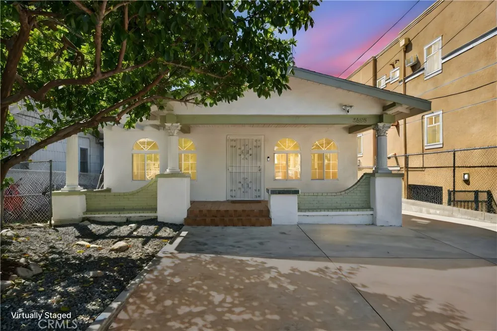 3538 London Los Angeles, CA 90026