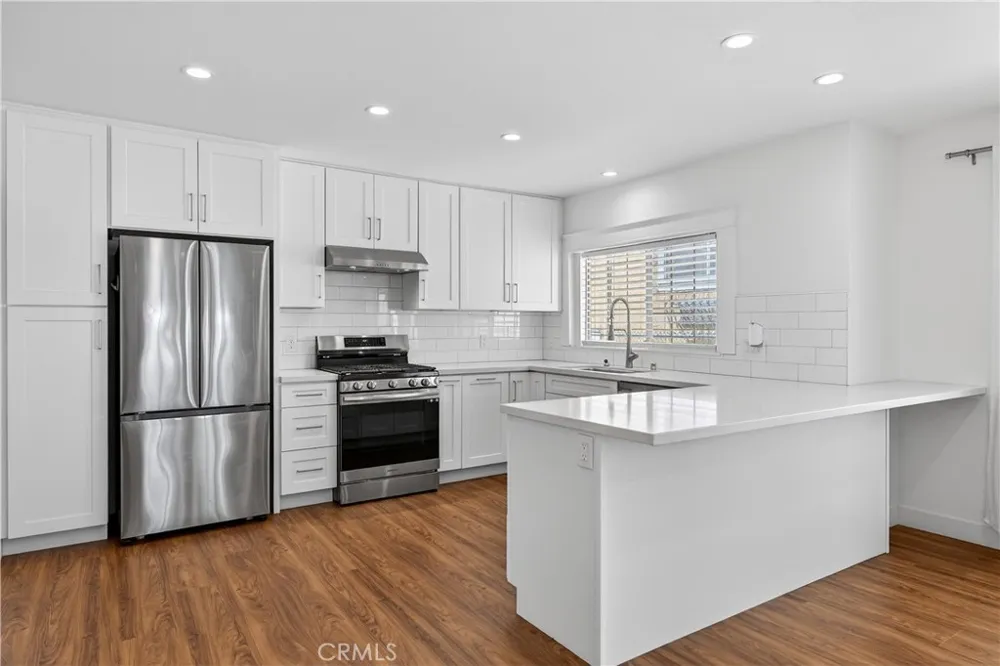 3538 London Los Angeles, CA 90026
