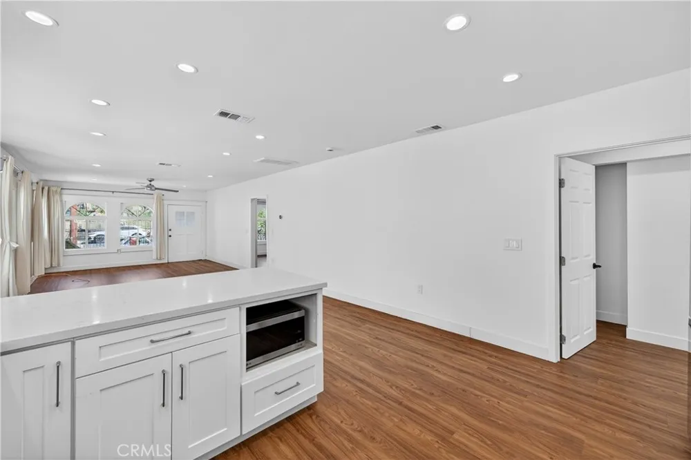 3538 London Los Angeles, CA 90026