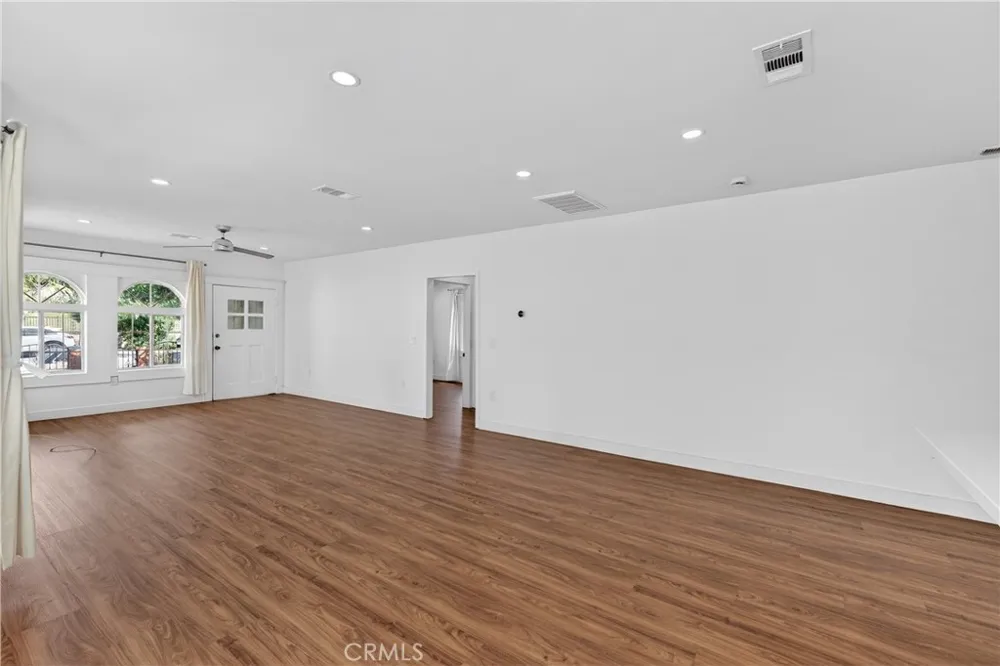 3538 London Los Angeles, CA 90026