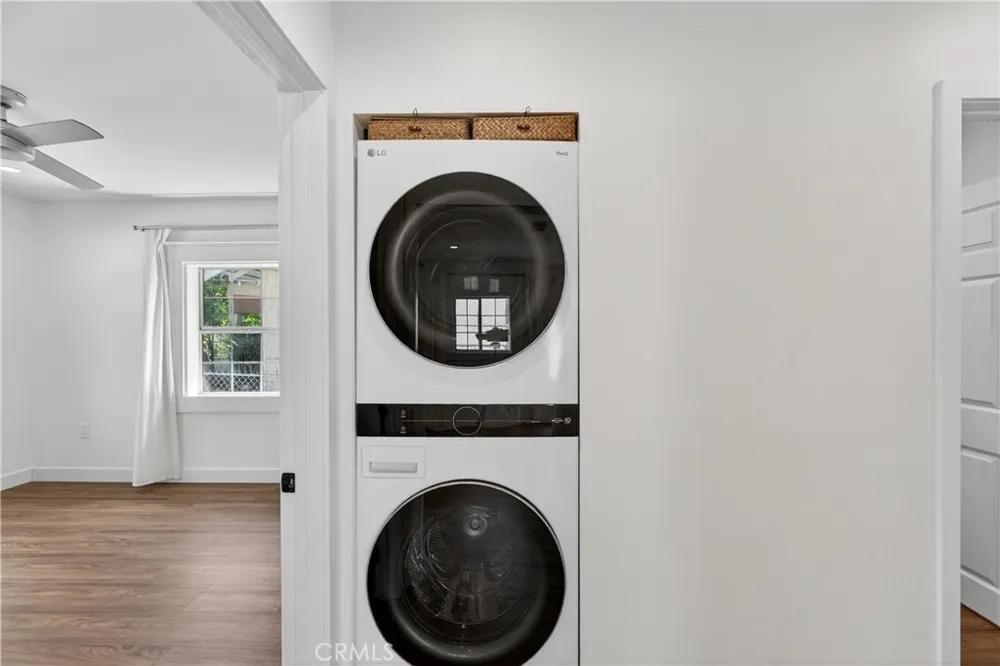 3538 London Los Angeles, CA 90026