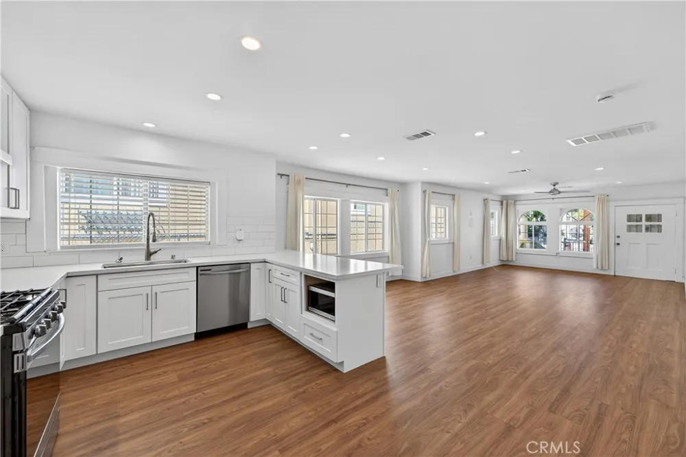 3538 London Los Angeles, CA 90026