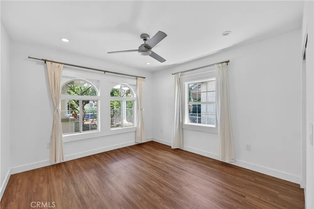 3538 London Los Angeles, CA 90026