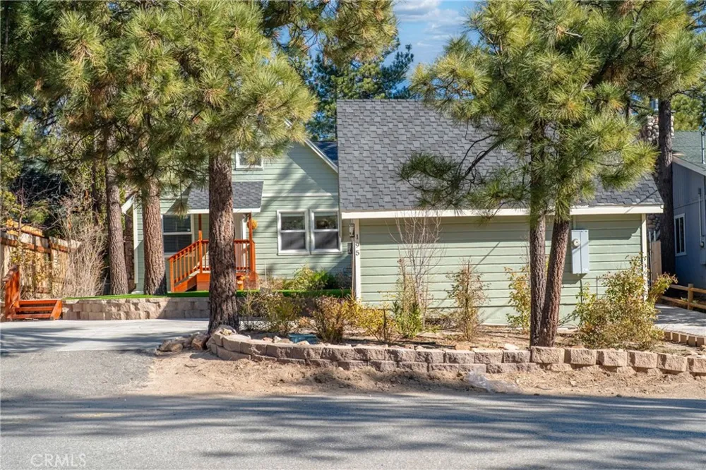 195 Knoll Big Bear Lake, CA 92315