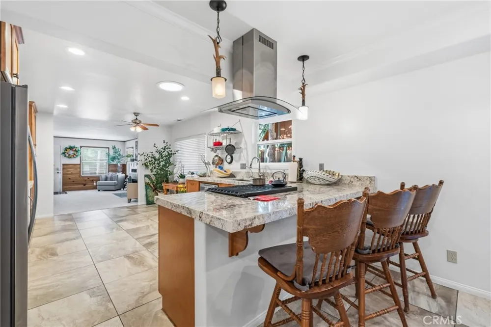 195 Knoll Big Bear Lake, CA 92315