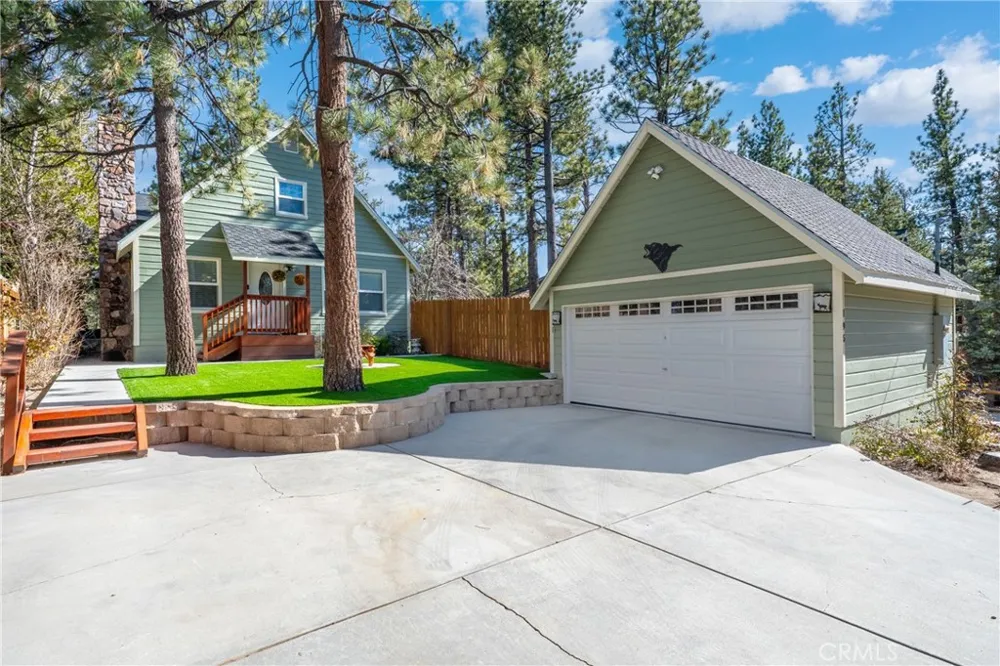 195 Knoll Big Bear Lake, CA 92315