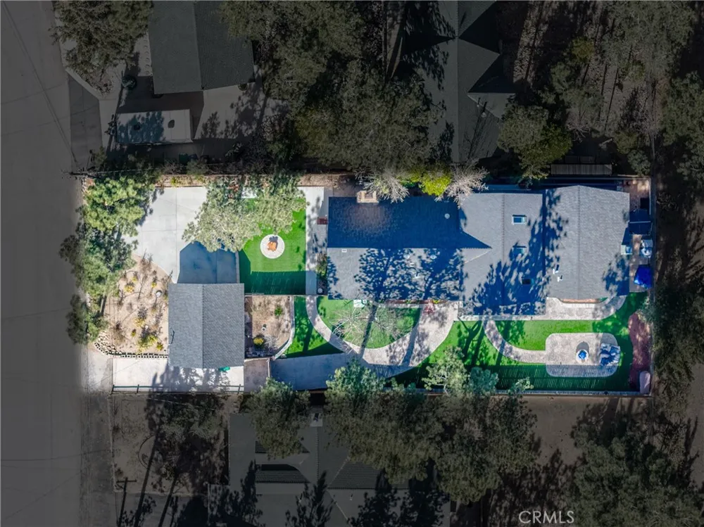 195 Knoll Big Bear Lake, CA 92315