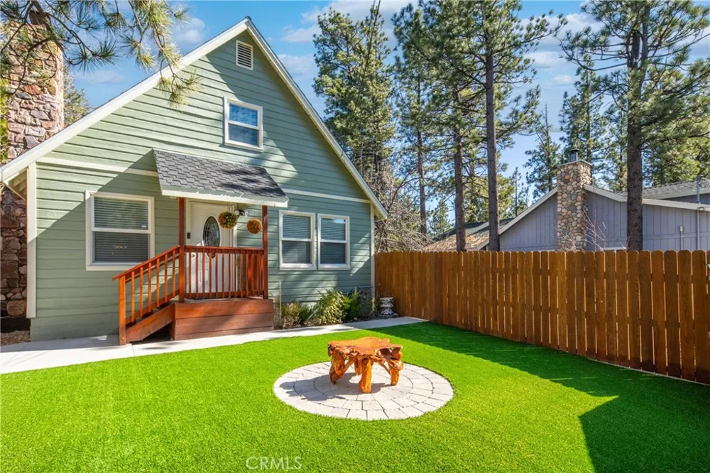 195 Knoll Big Bear Lake, CA 92315