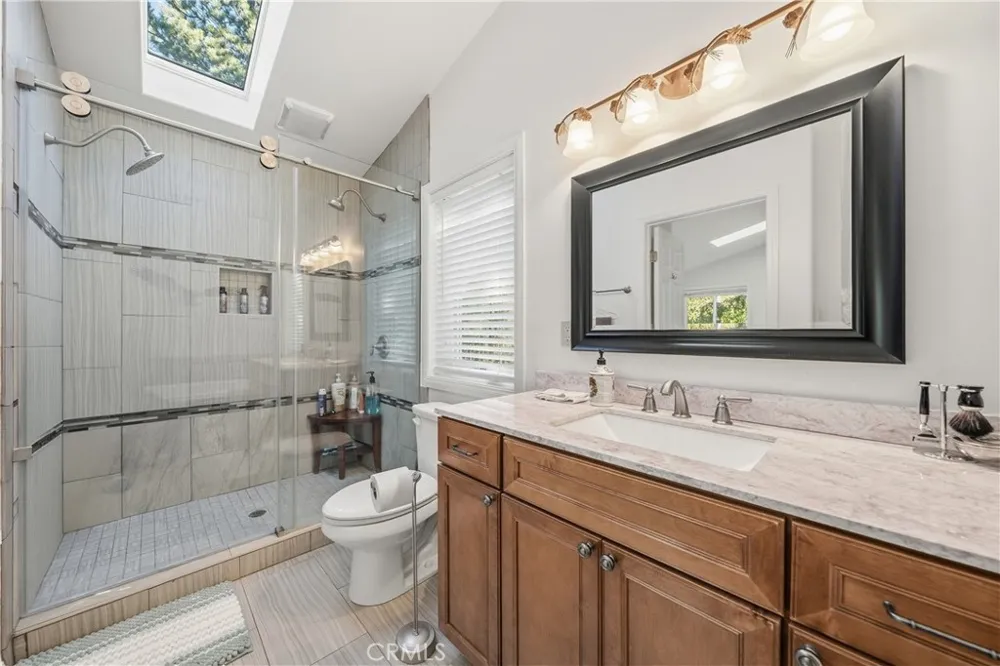 195 Knoll Big Bear Lake, CA 92315