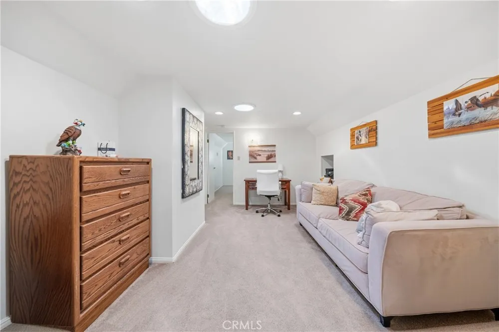 195 Knoll Big Bear Lake, CA 92315