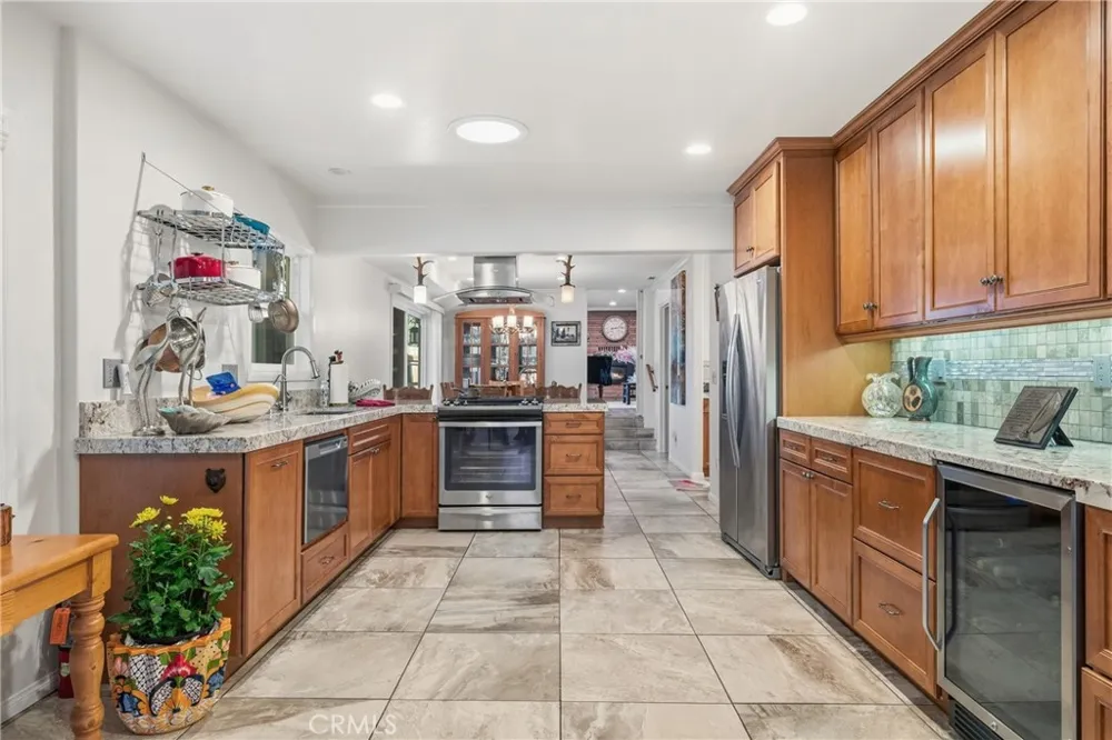 195 Knoll Big Bear Lake, CA 92315