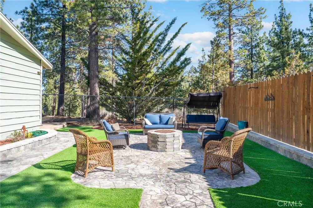195 Knoll Big Bear Lake, CA 92315