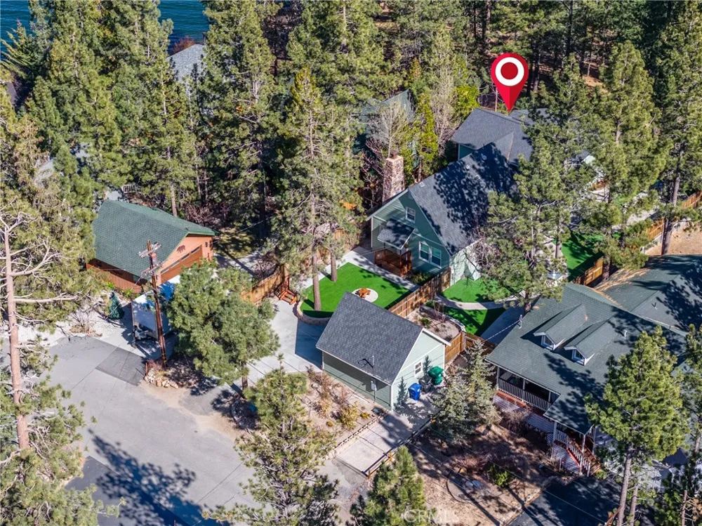 195 Knoll Big Bear Lake, CA 92315