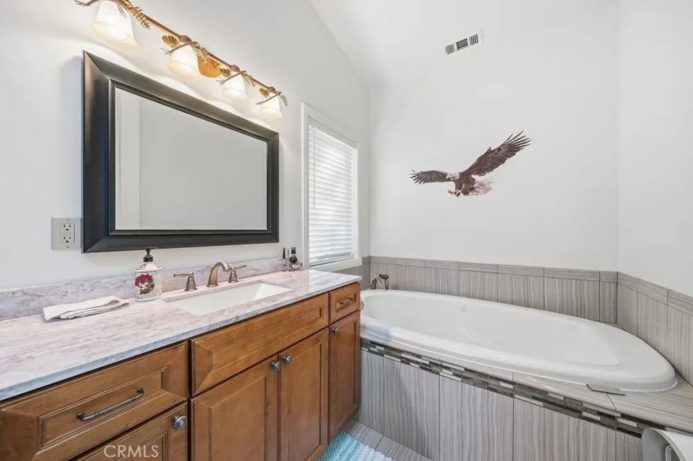 195 Knoll Big Bear Lake, CA 92315