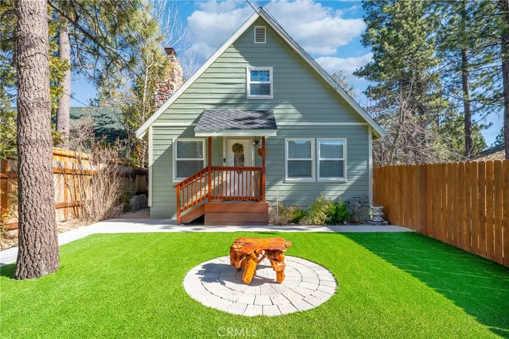 195 Knoll Big Bear Lake, CA 92315