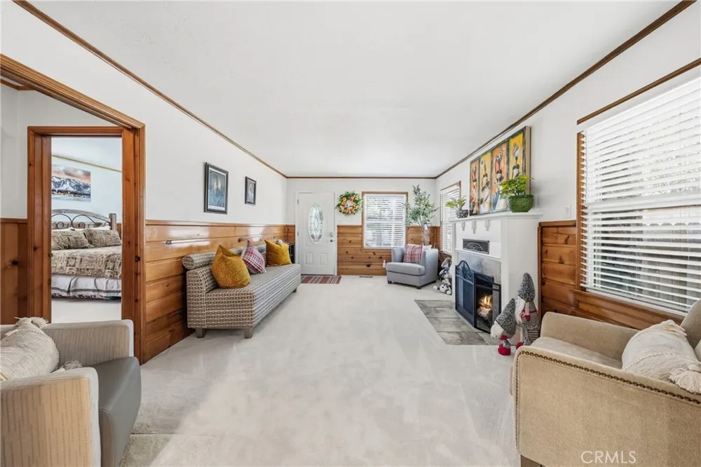 195 Knoll Big Bear Lake, CA 92315