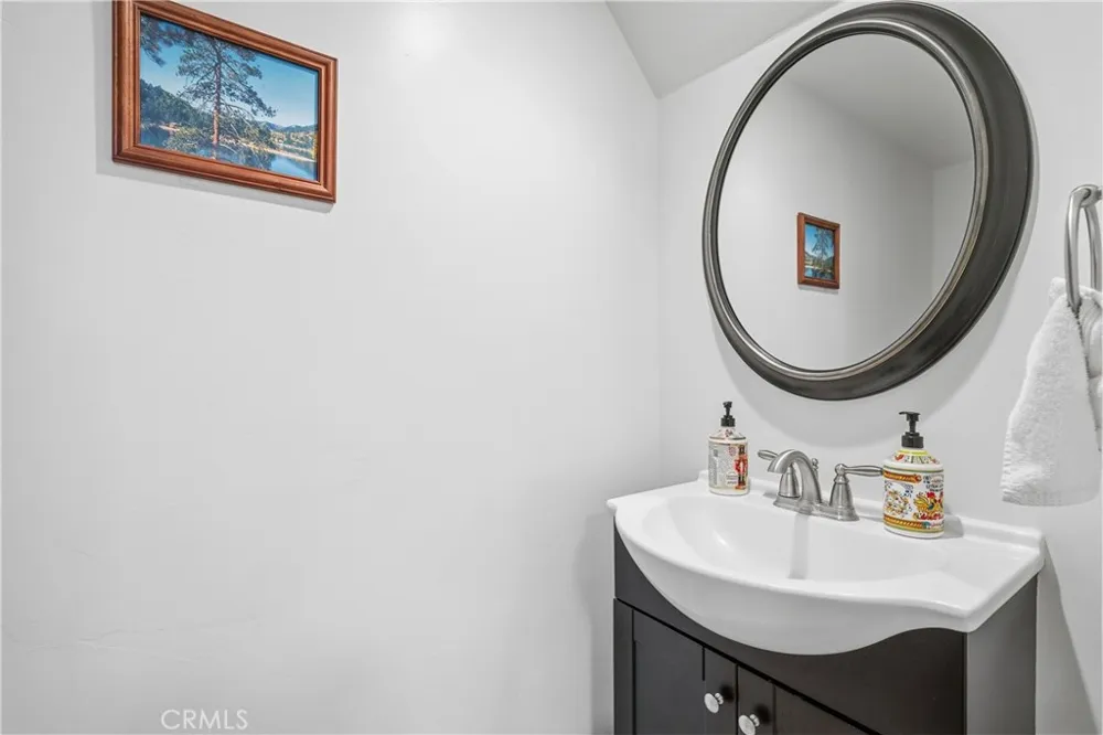 195 Knoll Big Bear Lake, CA 92315