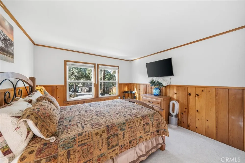 195 Knoll Big Bear Lake, CA 92315