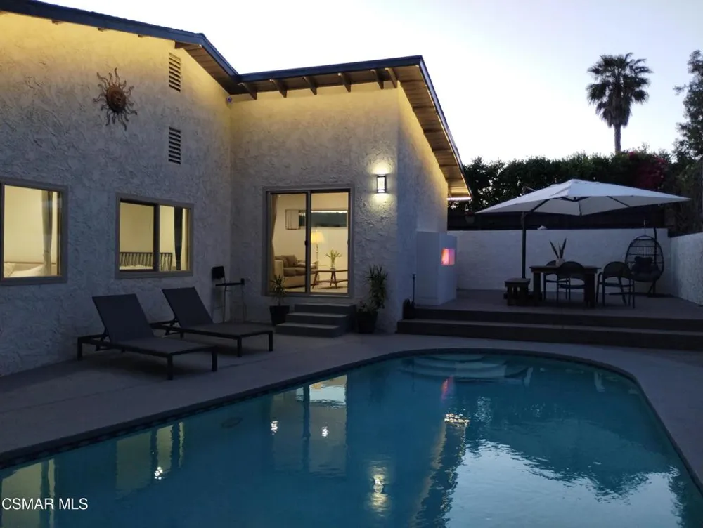 21794 Ybarra Road Woodland Hills, CA 91364