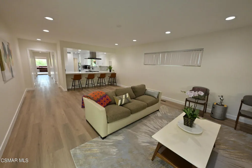 21794 Ybarra Road Woodland Hills, CA 91364