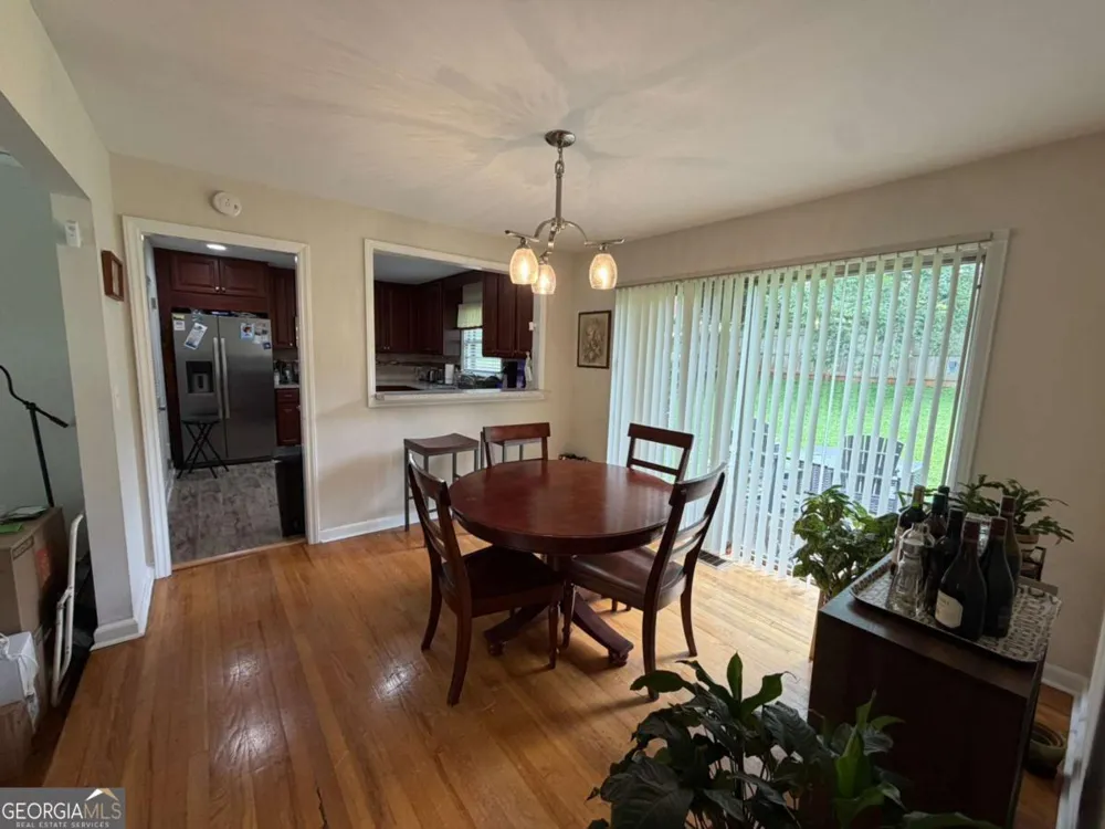 2465 Miriam LN Decatur, GA 30032