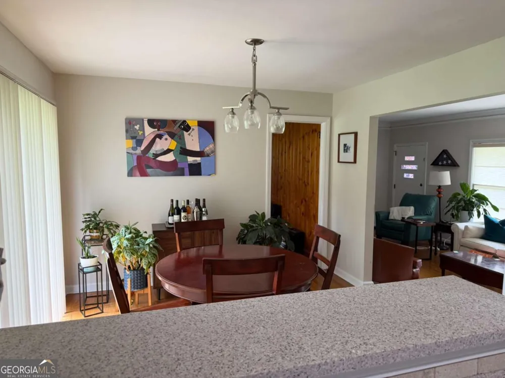 2465 Miriam LN Decatur, GA 30032