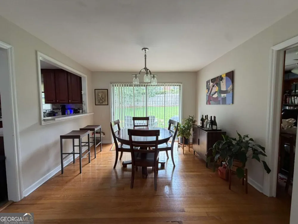 2465 Miriam LN Decatur, GA 30032