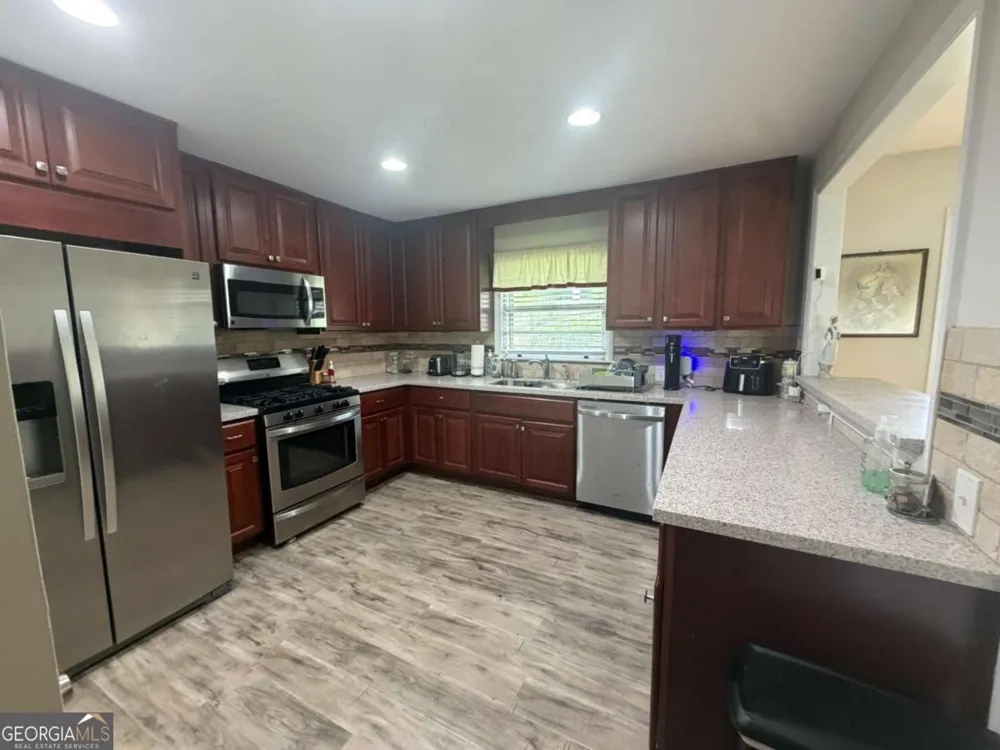2465 Miriam LN Decatur, GA 30032