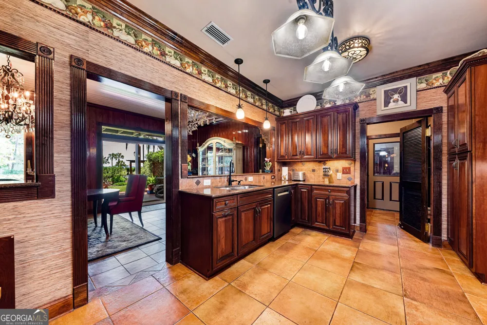 820 S Julia ST St. Marys, GA 31558
