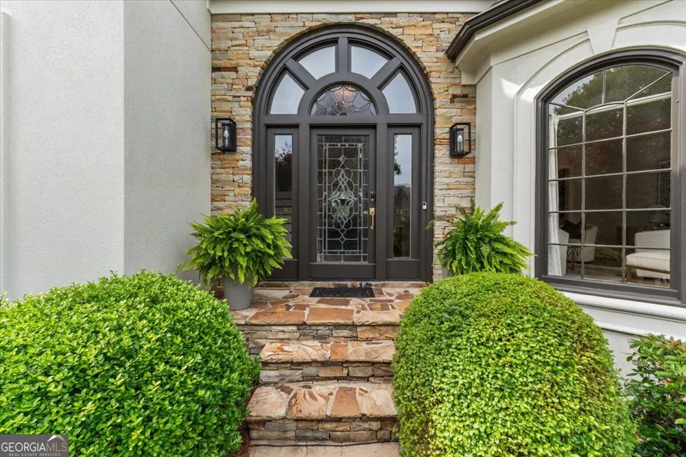 9170 Nesbit Lakes DR Alpharetta, GA 30022