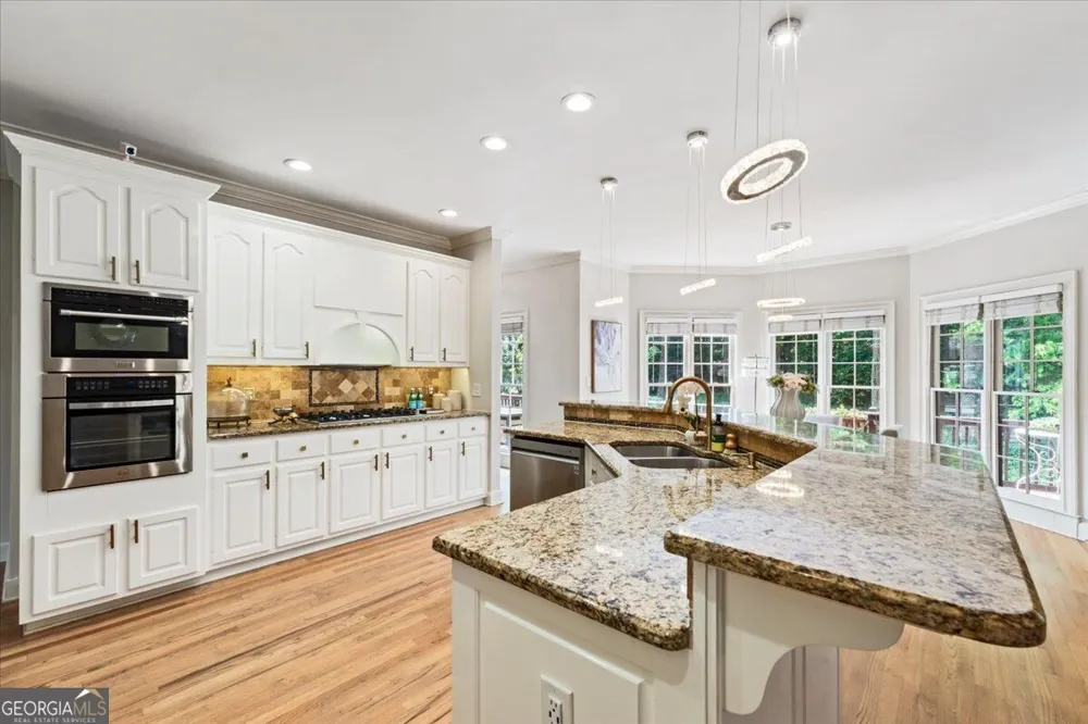 9170 Nesbit Lakes DR Alpharetta, GA 30022