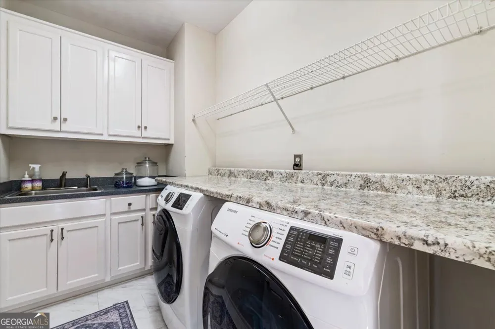 9170 Nesbit Lakes DR Alpharetta, GA 30022