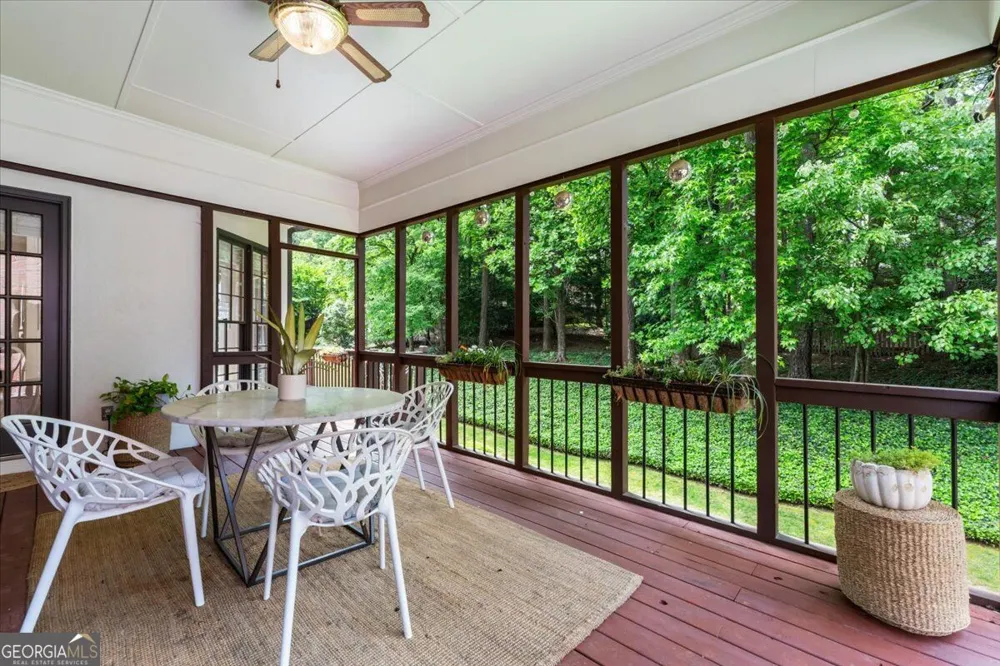 9170 Nesbit Lakes DR Alpharetta, GA 30022