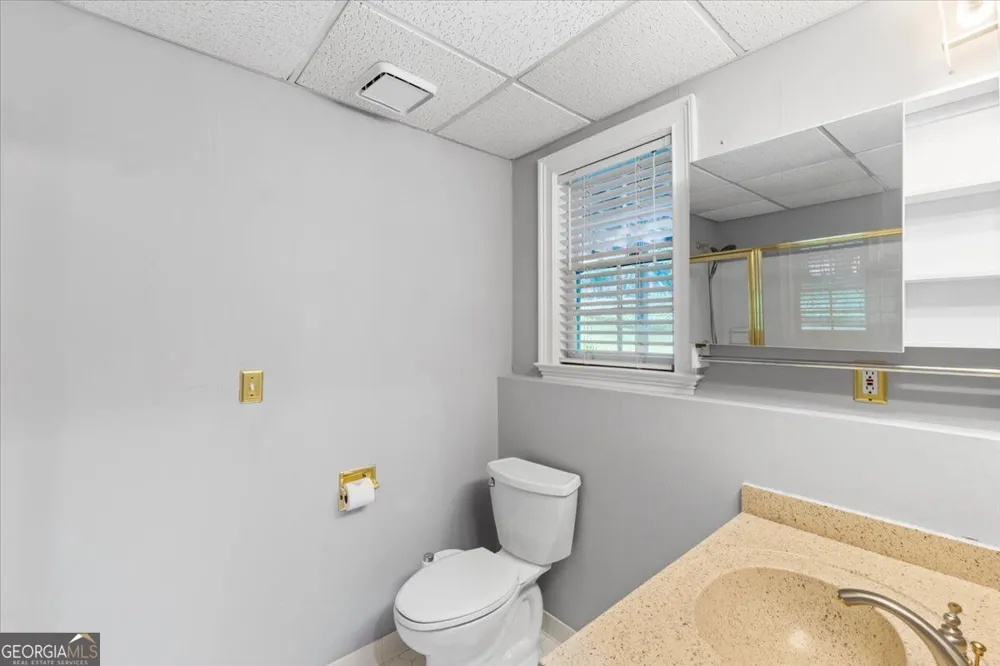 9170 Nesbit Lakes DR Alpharetta, GA 30022