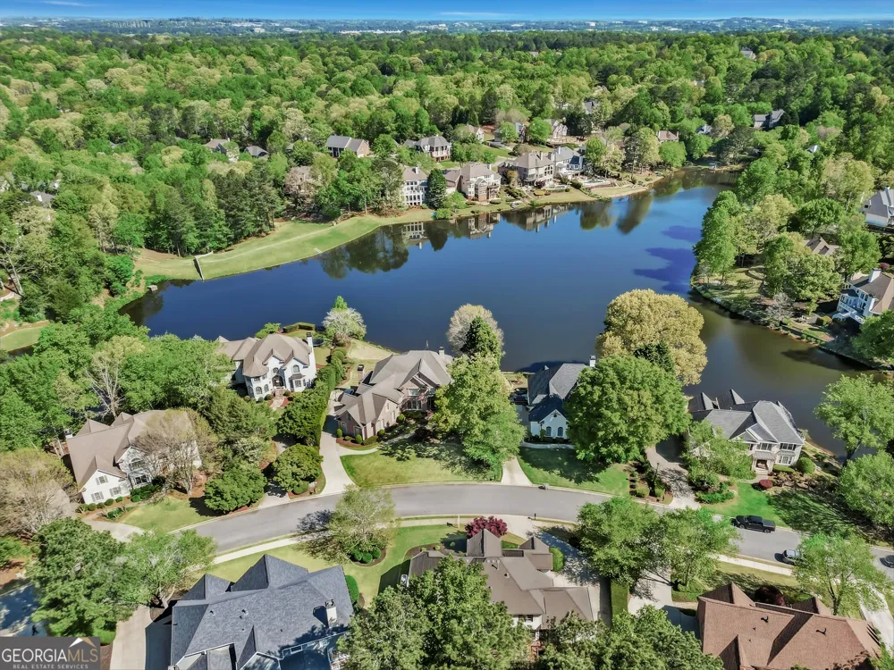9170 Nesbit Lakes DR Alpharetta, GA 30022