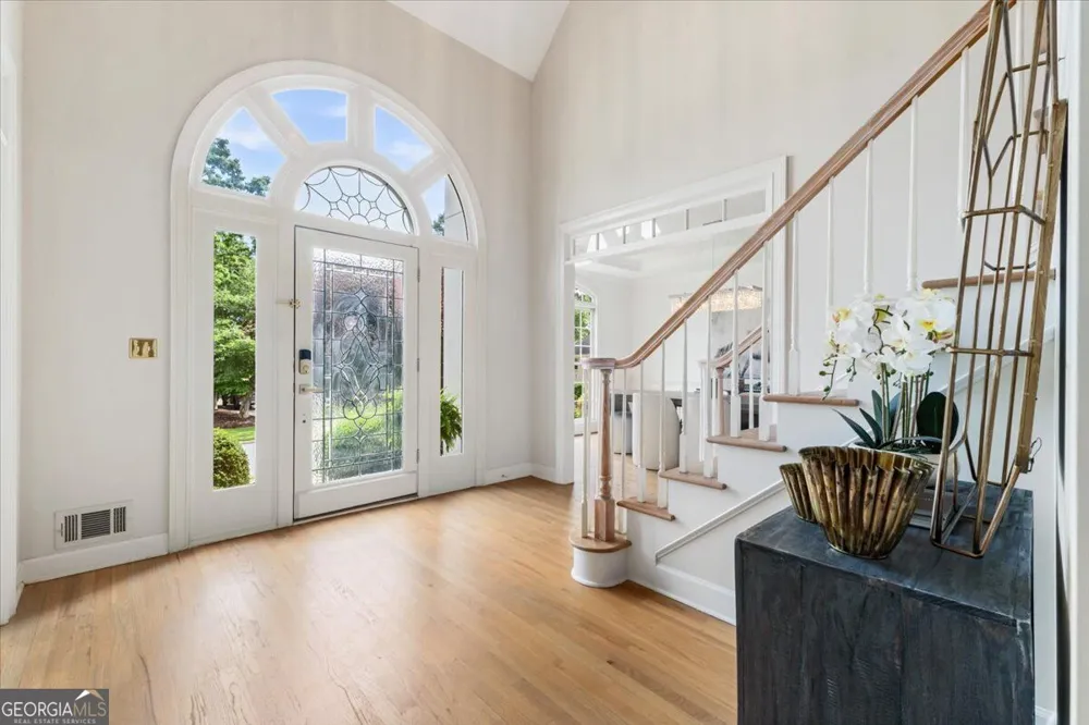 9170 Nesbit Lakes DR Alpharetta, GA 30022