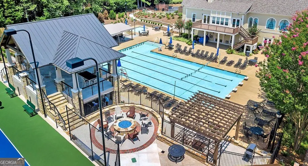 9170 Nesbit Lakes DR Alpharetta, GA 30022