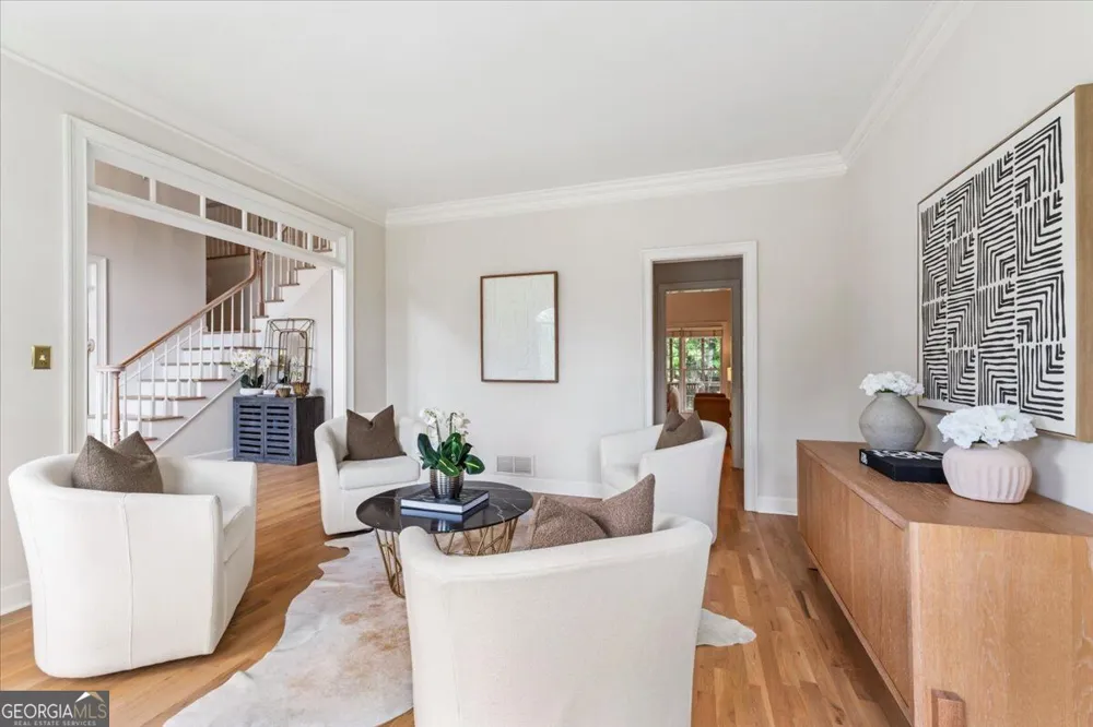 9170 Nesbit Lakes DR Alpharetta, GA 30022