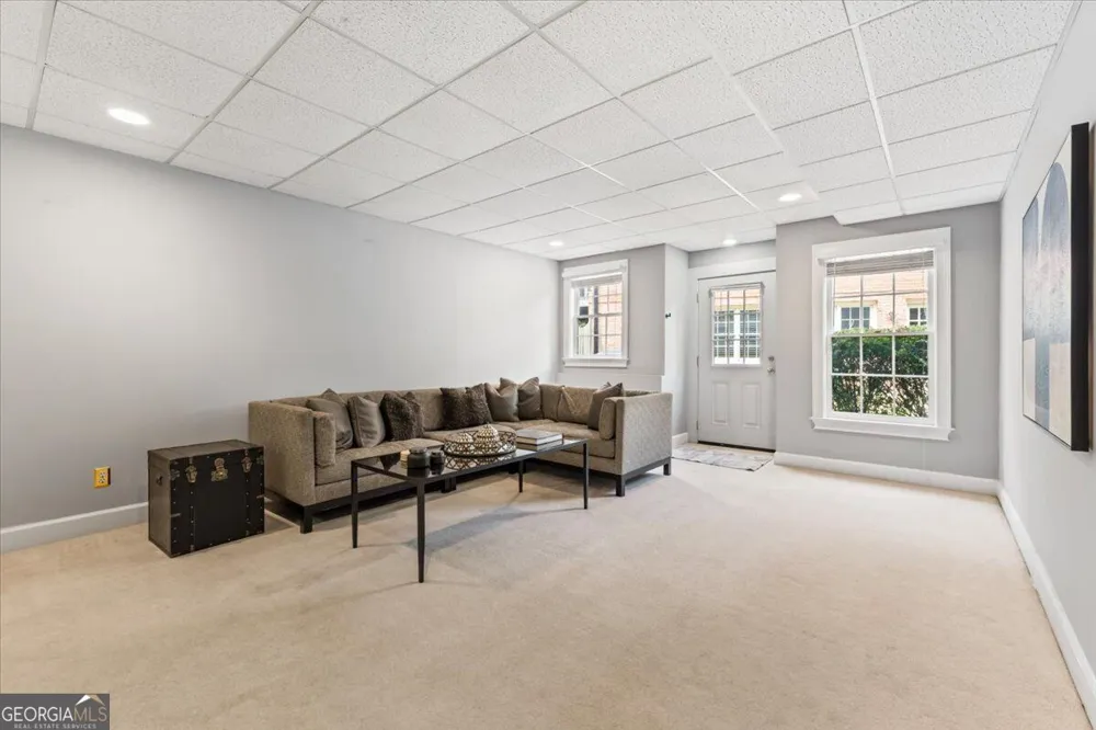 9170 Nesbit Lakes DR Alpharetta, GA 30022