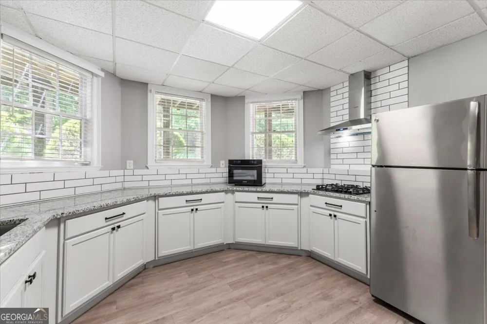 9170 Nesbit Lakes DR Alpharetta, GA 30022