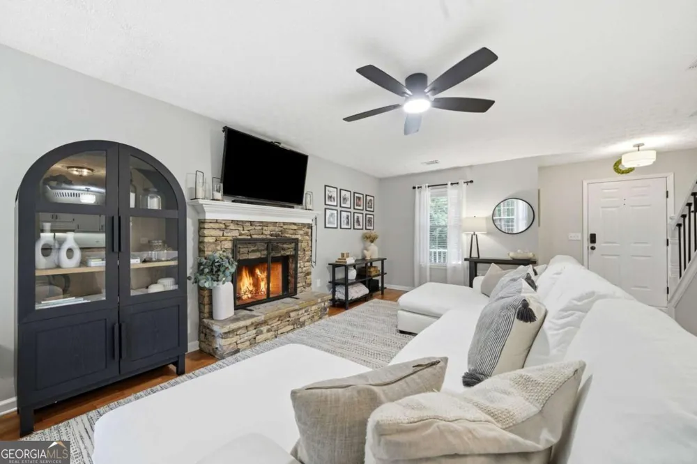 3063 Rockview DR Loganville, GA 30052