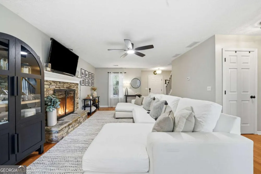 3063 Rockview DR Loganville, GA 30052