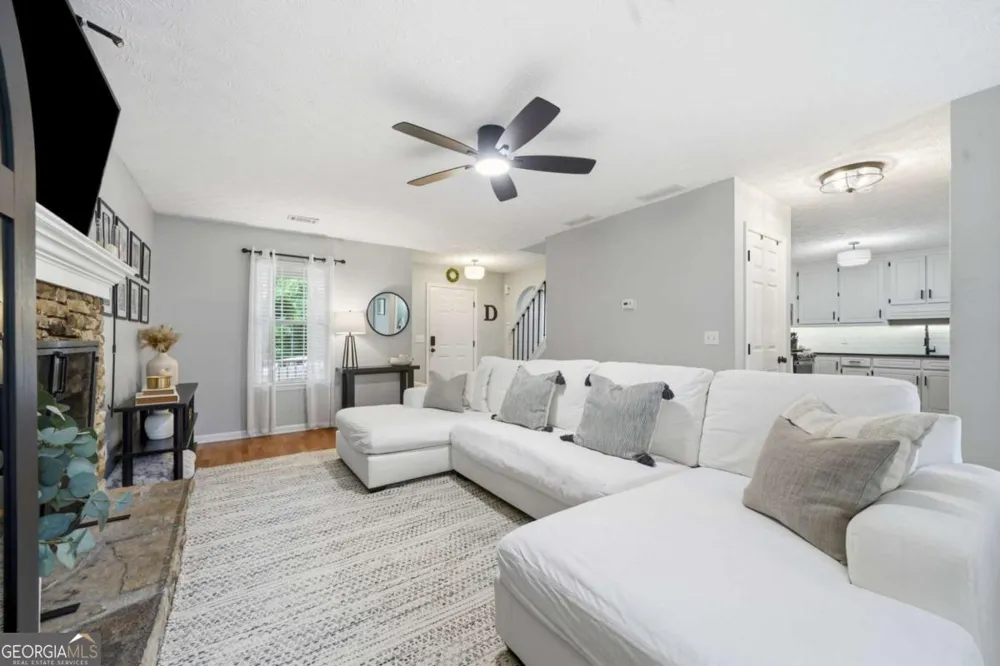 3063 Rockview DR Loganville, GA 30052