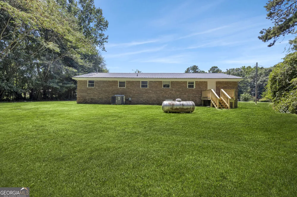 281 Taylor RD Jackson, GA 30233