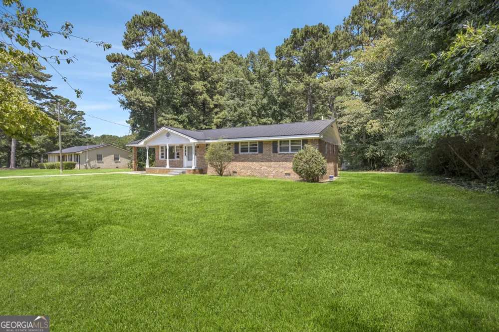 281 Taylor RD Jackson, GA 30233