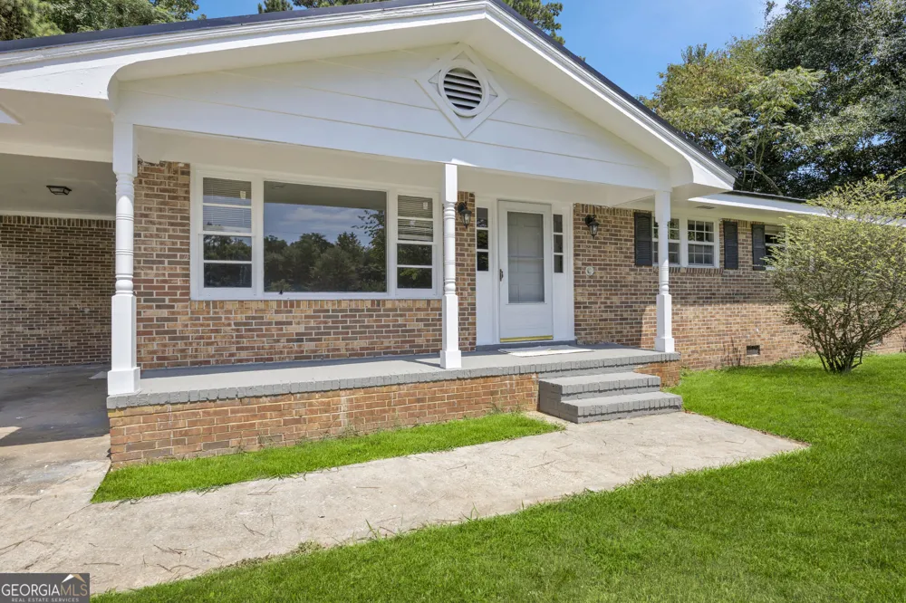 281 Taylor RD Jackson, GA 30233