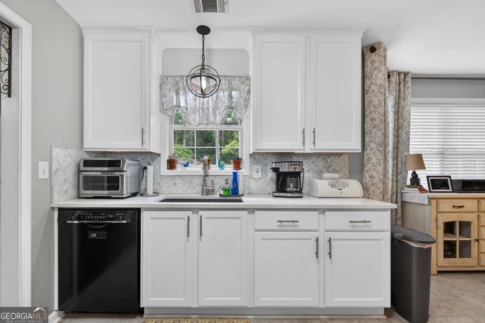 305 Annie LN Locust Grove, GA 30248