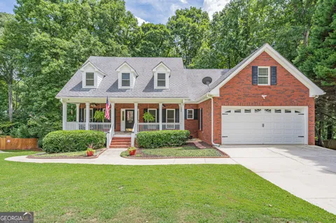 825 Harvest LN
