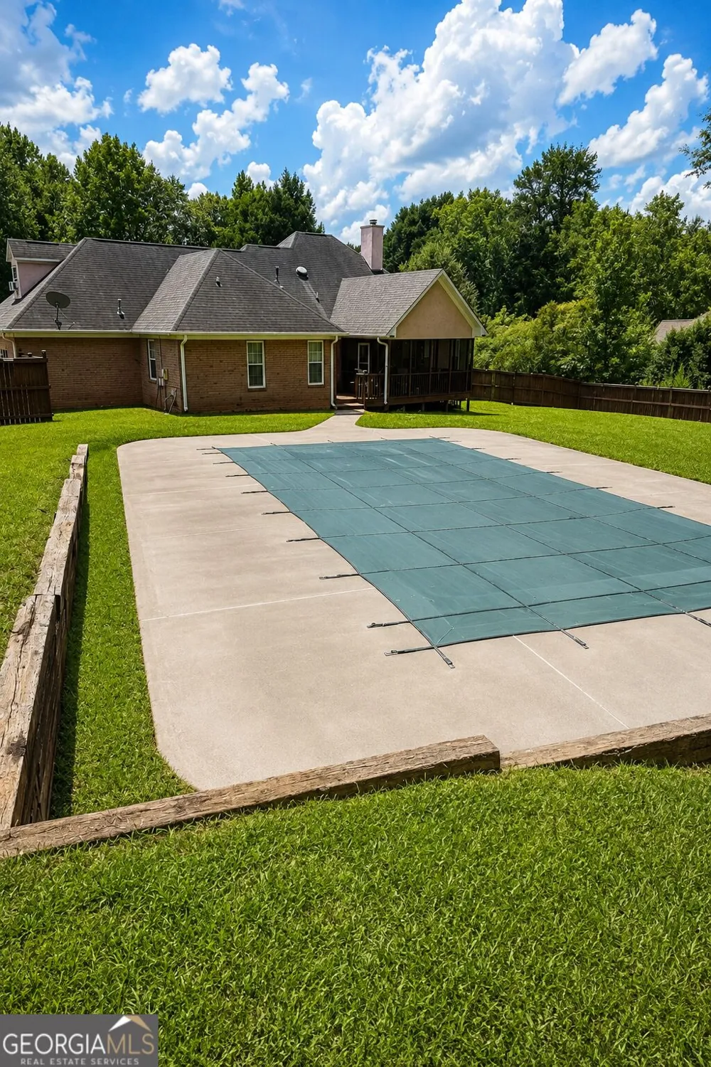 145 Lofty Eagle LN Fayetteville, GA 30214